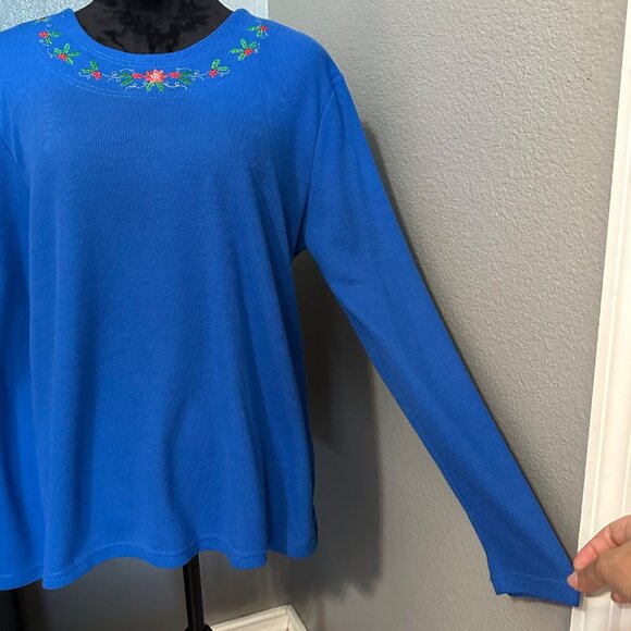 Fashion Classics Top Women’s XL Blue Embroidered Floral Long Sleeve Holiday - Picture 3 of 9